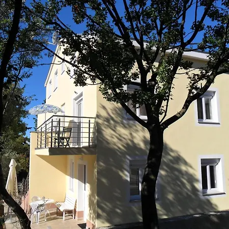 Mit Balkon Fuer Drei Personen By Interhome Lejlighed *