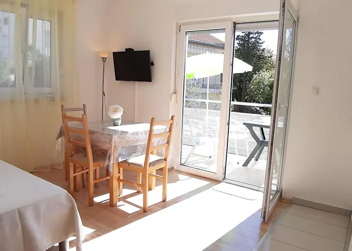 Mit Balkon Fuer Drei Personen By Interhome